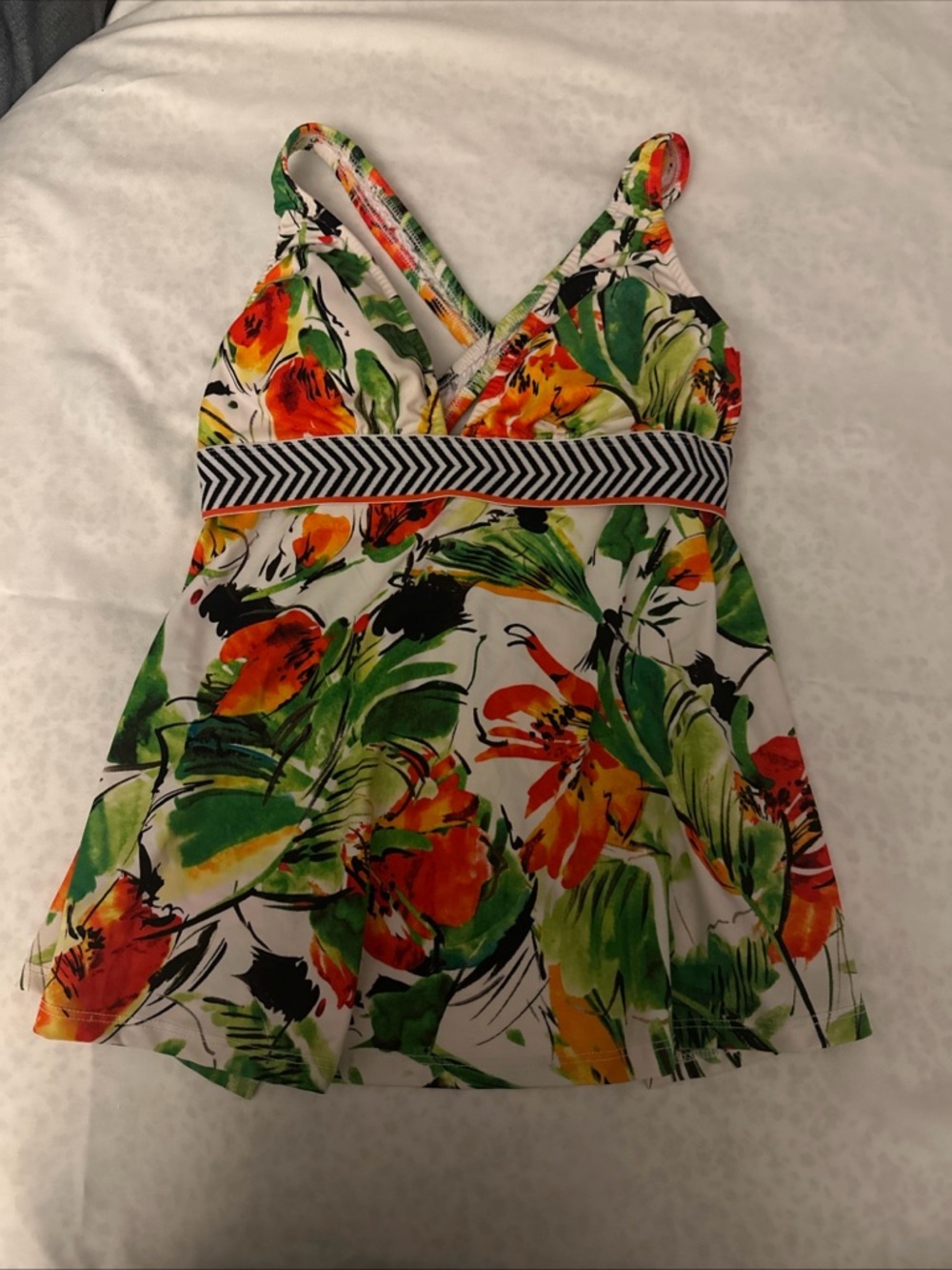 Venus Women's Multicolor Floral Halter Tankini Swim Top Adjustable Strap Size 4